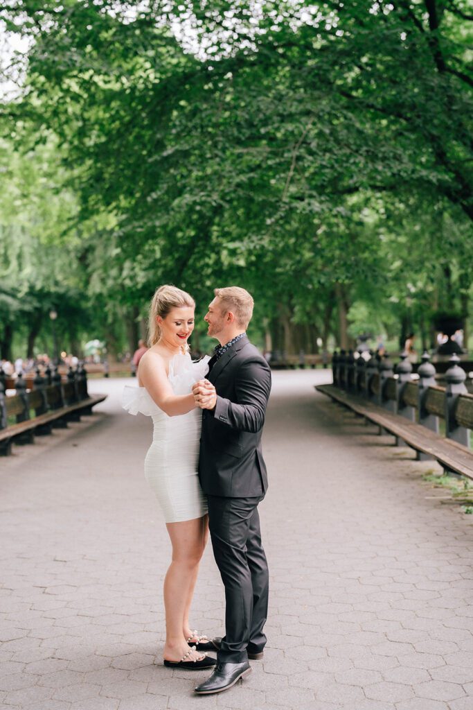 Classic NYC engagement photos in Central Park captured by Jennifer Sofia Studios